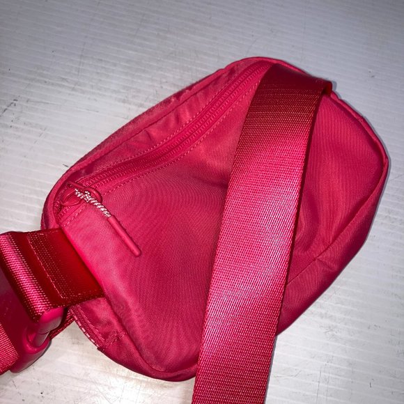 Lululemon Everywhere Belt Bag Fanny Hip Pack Crossbody Pink 7x5 - Picture 5 of 7